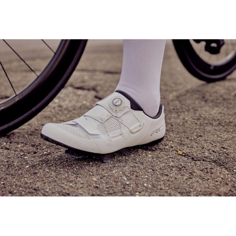 Веловзуття жіноче SHIMANO RC502WW біле, розм. EU39 ESHRC502WCW01W39000 фото у BIKE MARKET