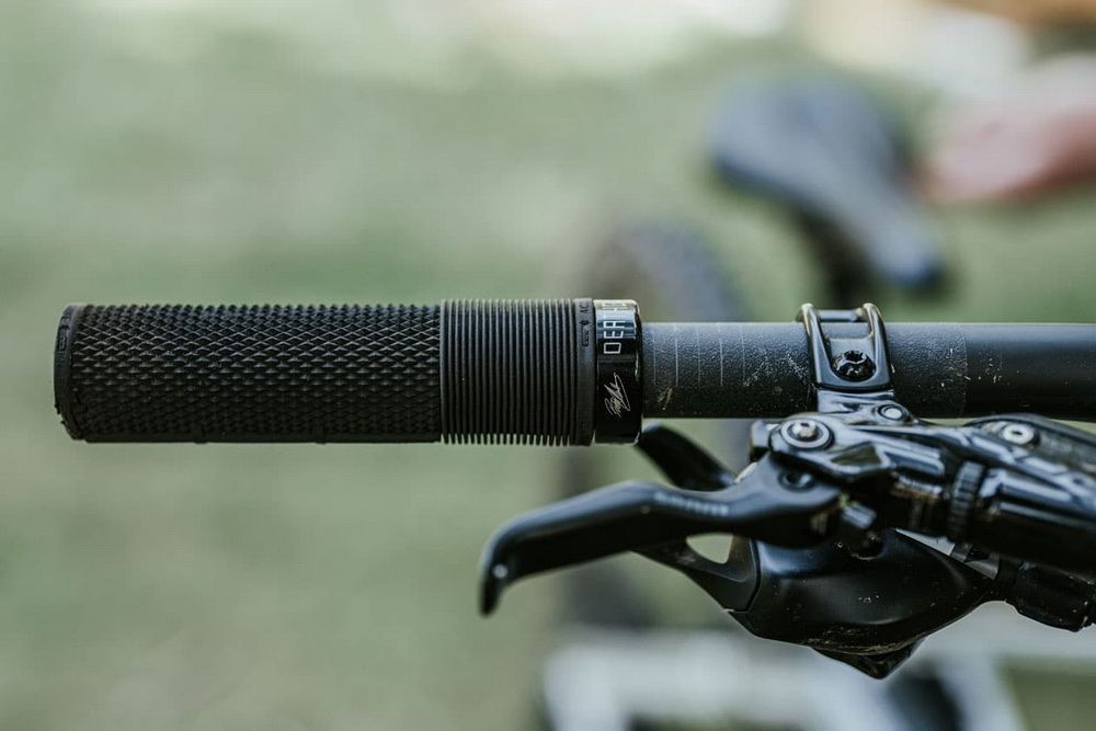 Гріпси DMR Brendog DeathGrip Thick (A20) Flangeless Miami Flangeless DMR-G-BREN2-THIN-MI фото у BIKE MARKET
