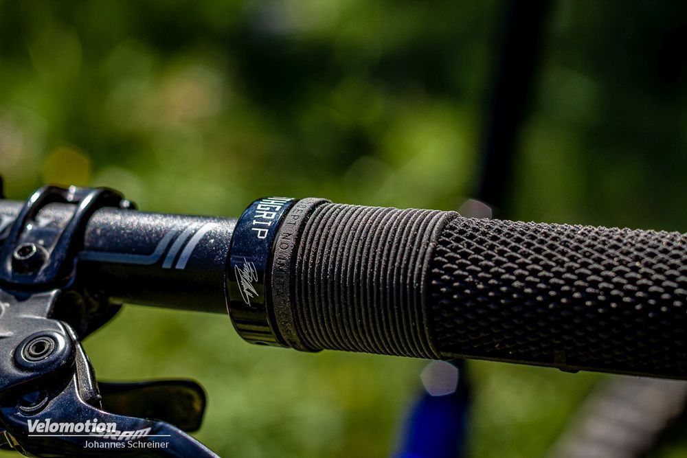 Гріпси DMR Brendog DeathGrip Thick (A20) Flangeless Miami Flangeless DMR-G-BREN2-THIN-MI фото у BIKE MARKET