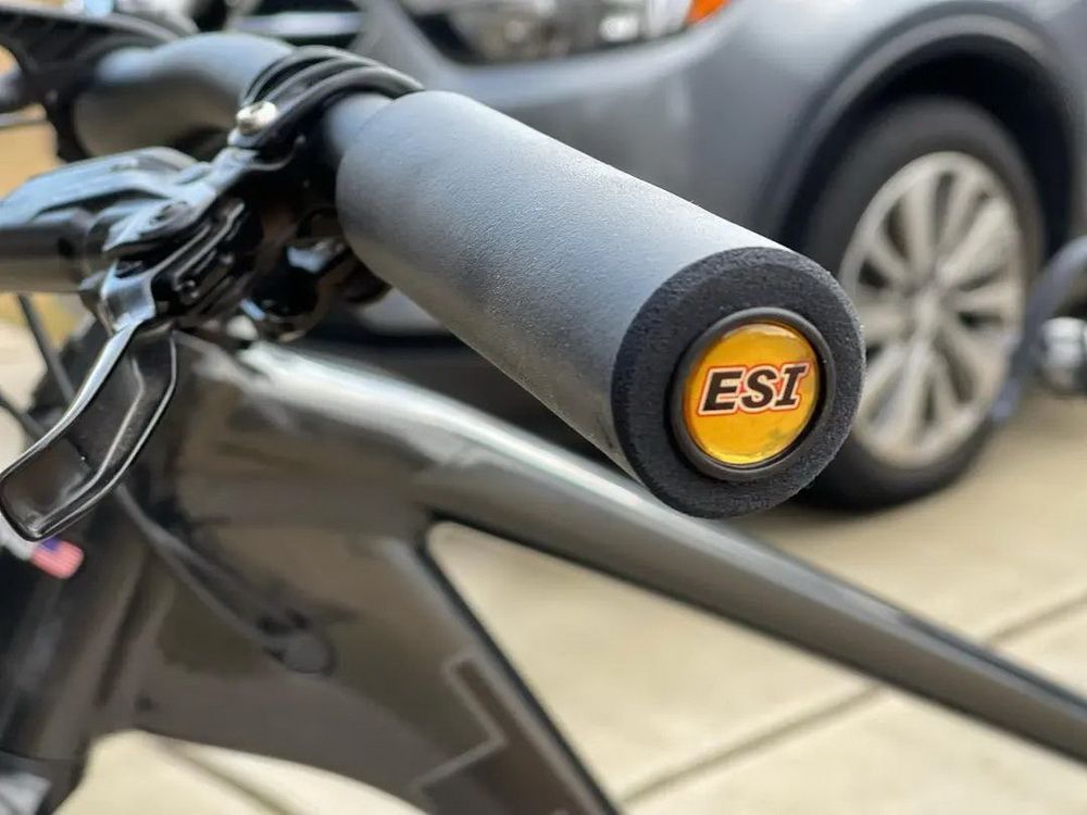 Грипсы ESI Racer&s Edge Forest Green GREFR фото у BIKE MARKET