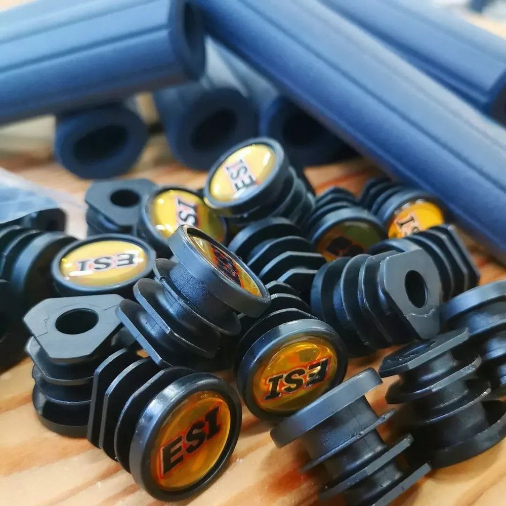 Заглушки руля ESI Bar Plug White, белые BP1WT фото у BIKE MARKET