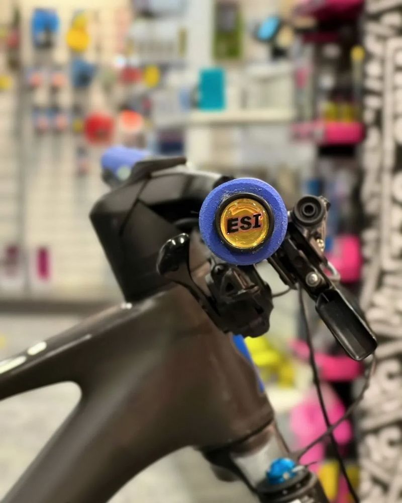 Заглушки руля ESI Bar Plug White, белые BP1WT фото у BIKE MARKET