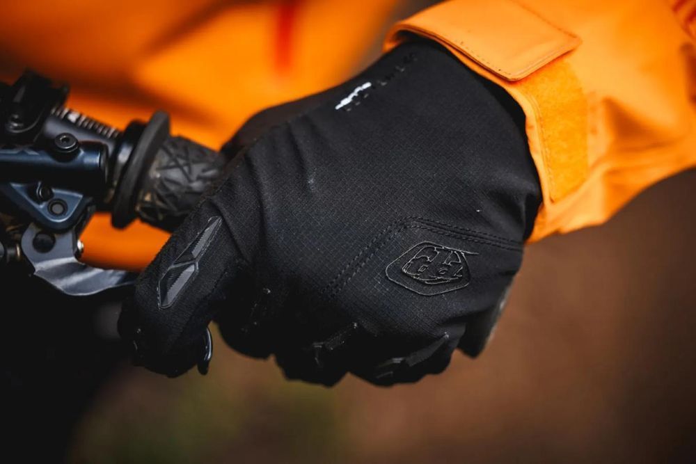 Рукавички TLD SWELTER PLUS GLOVE MONO BLACK XXL 445931006 фото у BIKE MARKET
