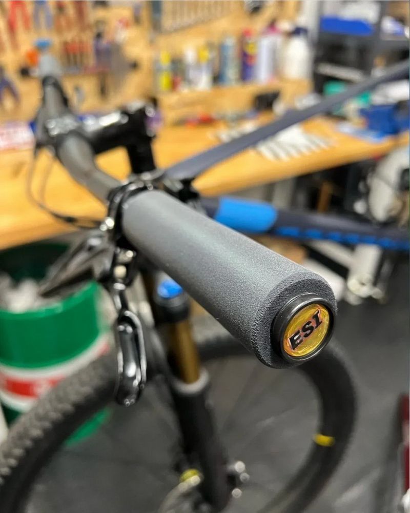 Грипсы ESI Racer&s Edge Black (черные) GVP03 фото у BIKE MARKET
