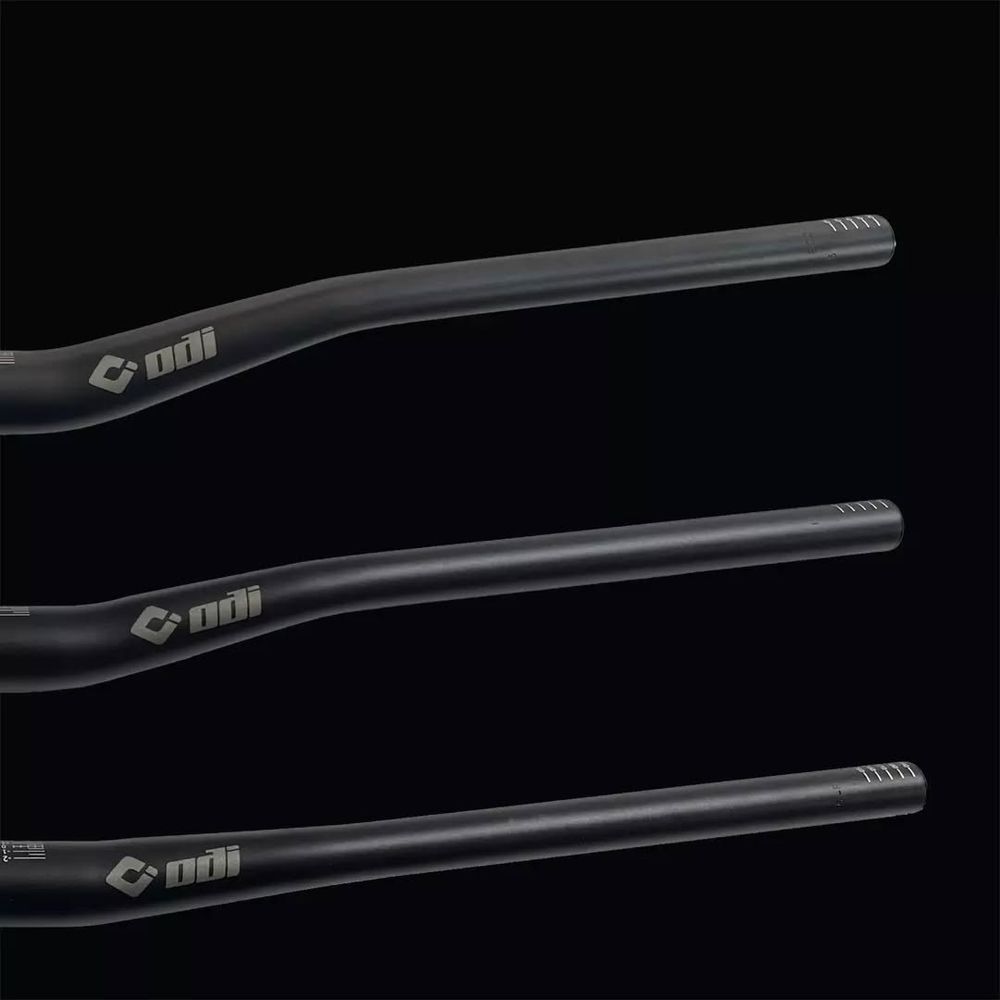 Кермо ODI Flight Control Stealth 800mm Bars 38mm Rise Black D800FS-38-B фото у BIKE MARKET