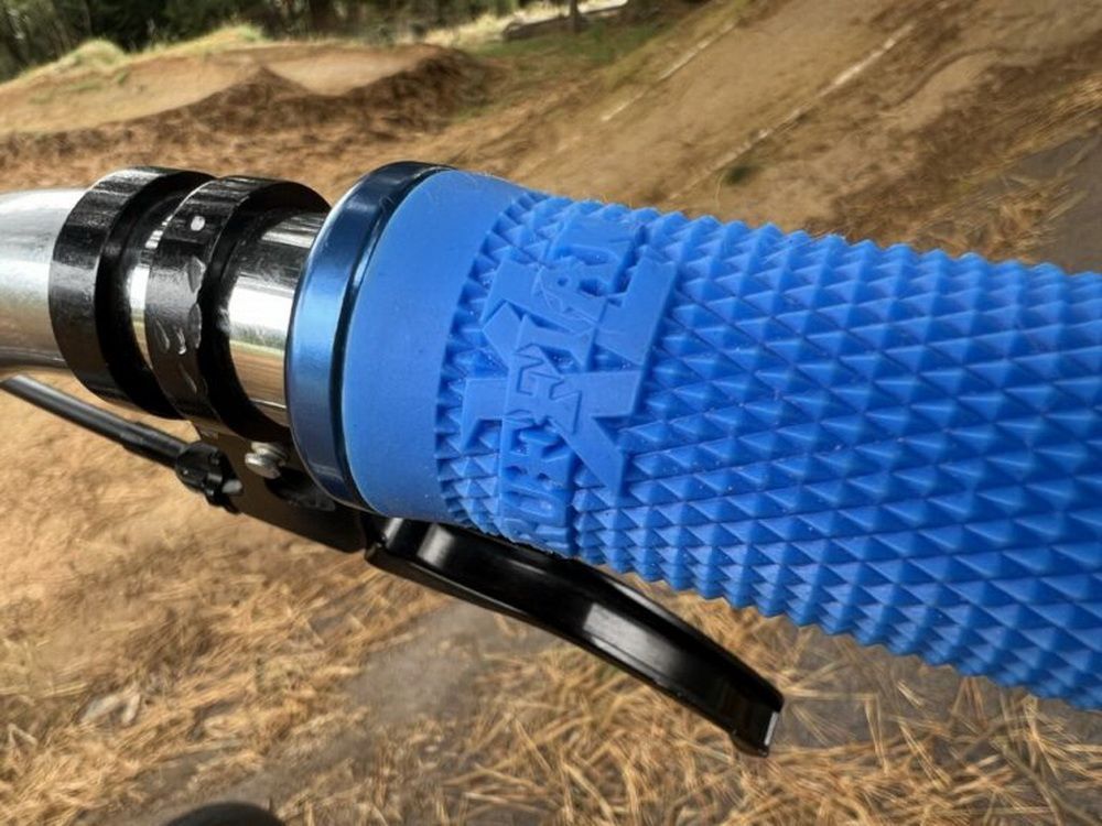 Грипси ODI Ruffian XL v2.1 Lock-On MTB 135mm Black D33XRB-B фото у BIKE MARKET