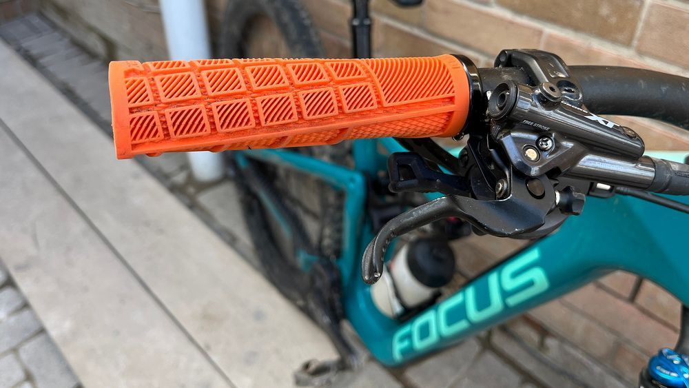 Грипсы ODI Reflex v2.1 Lock-On MTB Closed End 135mm Blue D33RXU-U фото у BIKE MARKET